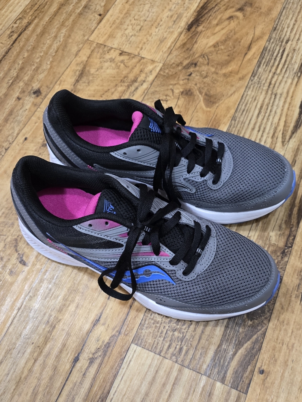 Saucony Gray Athletic Sneakers with Pink Liner and Blue Logos